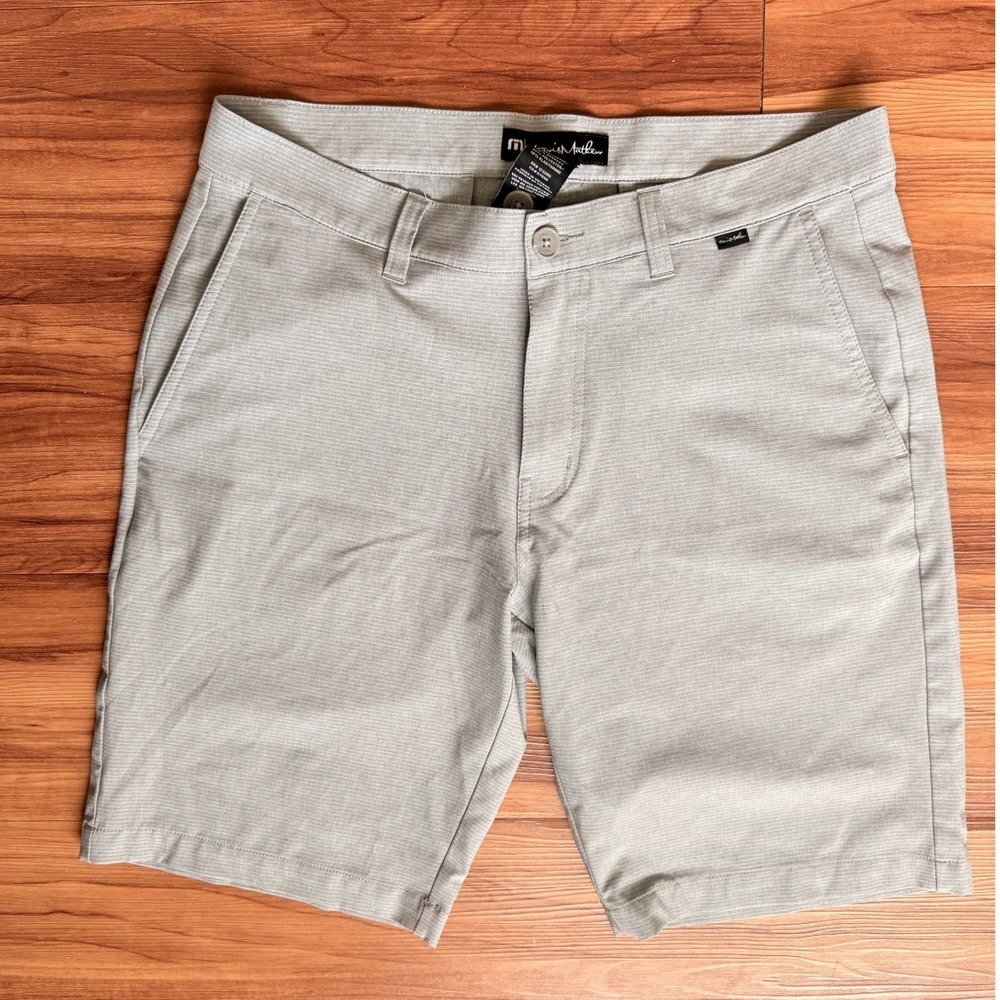 TravisMathew Men's Size 32 Golf‎ Shorts Light Gray Striped Performance Fabric
